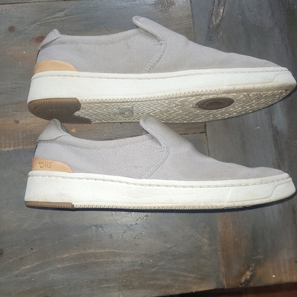 Tom's Travel Lite Grey Slip-On Sneaker Sz. 7 - Picture 6 of 10